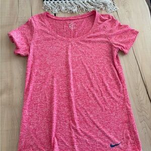 Nike Women's Red Heathered Short Sleeve Tee